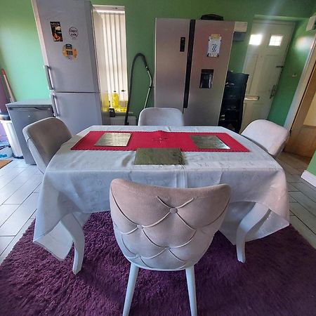Luxury Room In Walsall Bloxwich Exterior foto